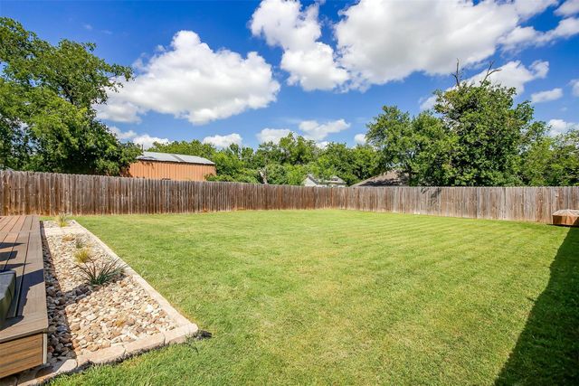 1105 S Fannin Street, Alvarado, TX 76009