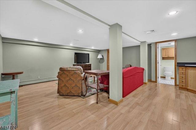 125 Randolph Ave, South Plainfield Boro, NJ 07080
