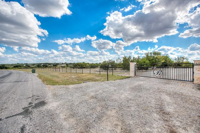 16525 Vaquero Trail, Christoval, TX 76935