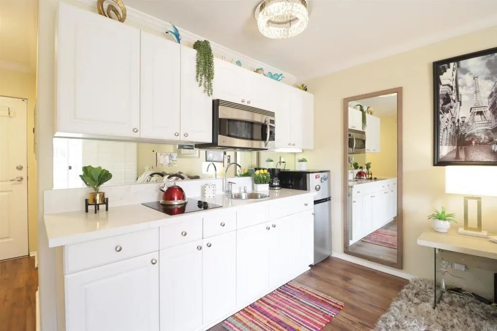 1021 Scott Street 219, San Diego, CA 92106