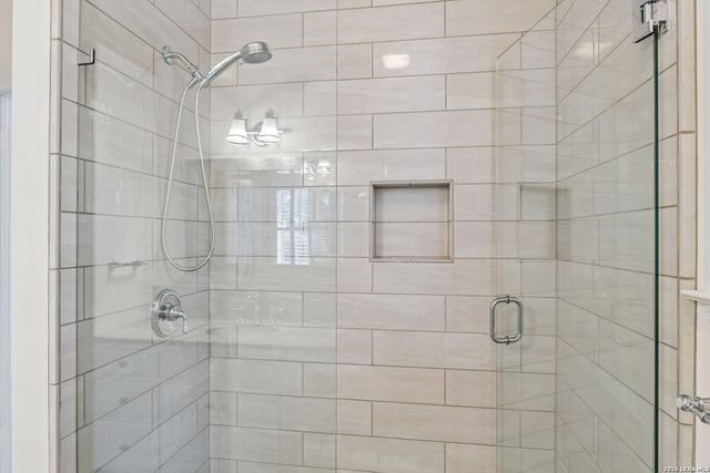 514 Oakland Hills Ln, Kerrville, TX 78028