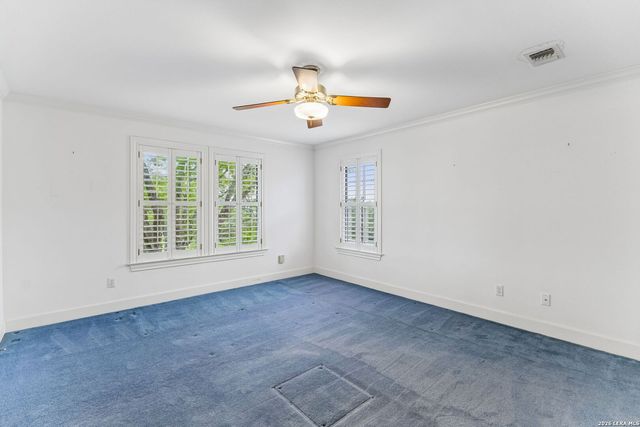 514 Oakland Hills Ln, Kerrville, TX 78028