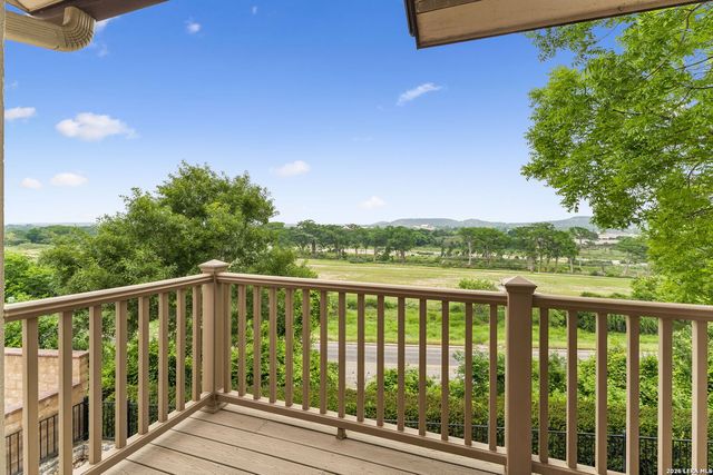 514 Oakland Hills Ln, Kerrville, TX 78028