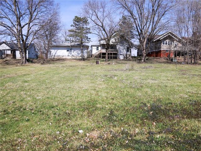 432 W Crowder Road, Trenton, MO 64683