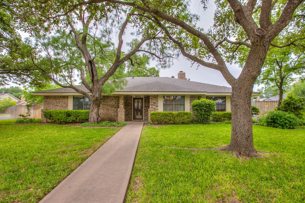 Image 1 of property listing at 3101 Alta Vista Lane, San Angelo, TX 76904
