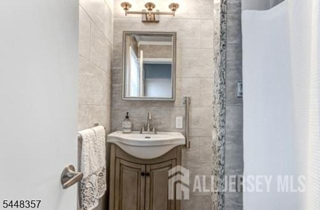 158 Stout Avenue 1, Middlesex, NJ 08846