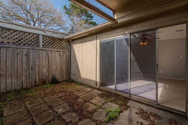 1191 Park Meadow Dr, Beaumont, TX 77706