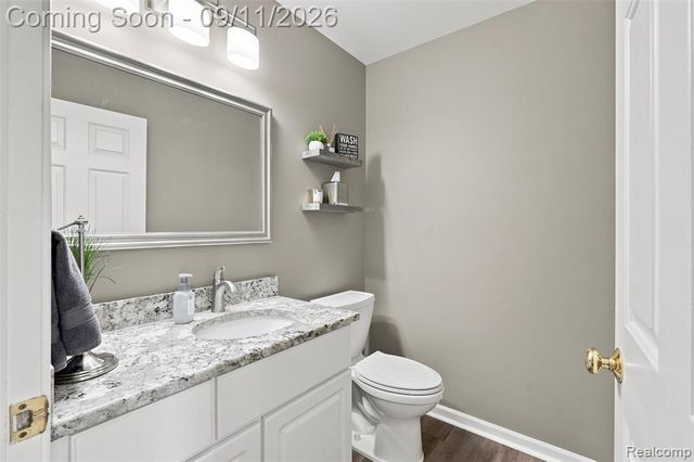 8062 Pickering Place, Westland, MI 48185