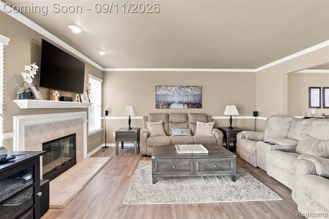 8062 Pickering Place, Westland, MI 48185