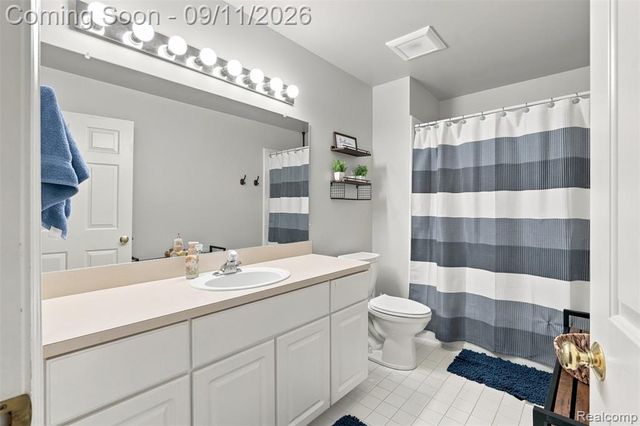8062 Pickering Place, Westland, MI 48185