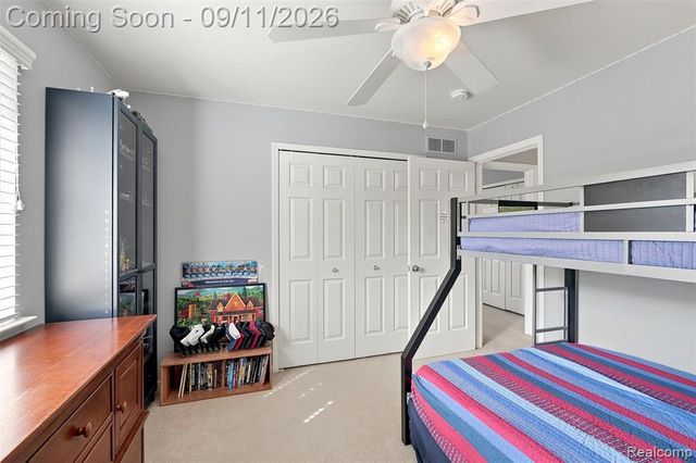 8062 Pickering Place, Westland, MI 48185