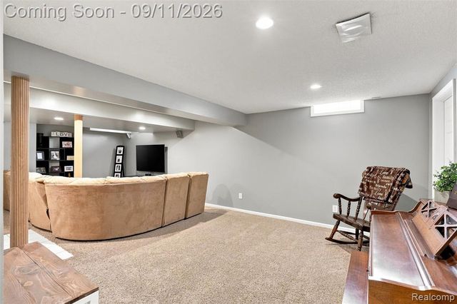 8062 Pickering Place, Westland, MI 48185