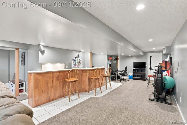 8062 Pickering Place, Westland, MI 48185