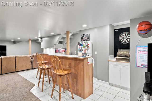 8062 Pickering Place, Westland, MI 48185