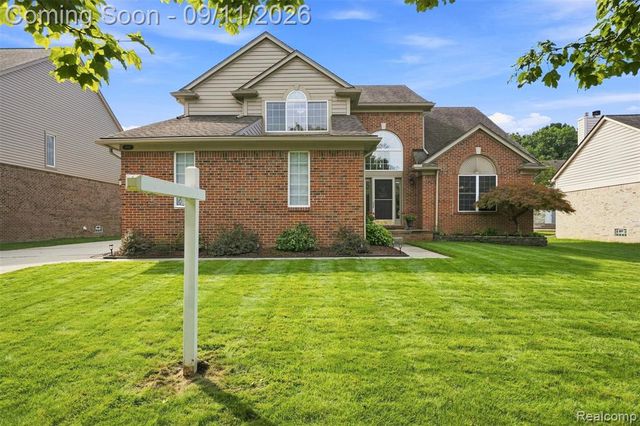 8062 Pickering Place, Westland, MI 48185