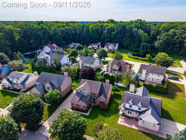 8062 Pickering Place, Westland, MI 48185