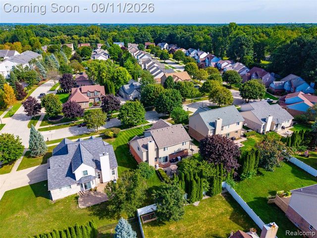 8062 Pickering Place, Westland, MI 48185