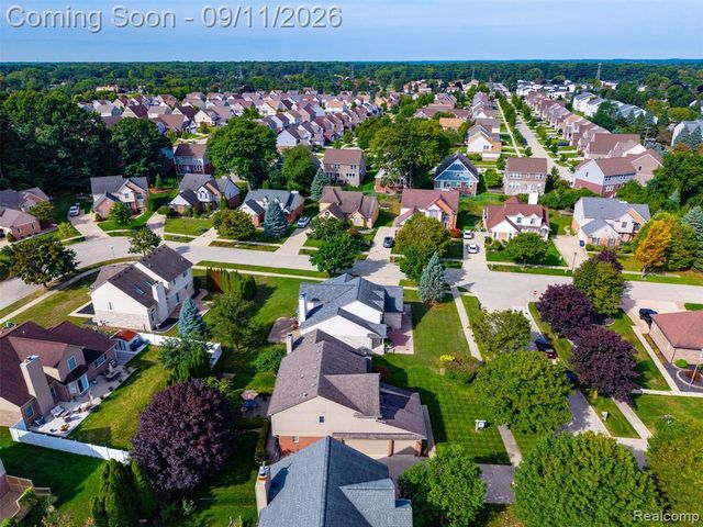 8062 Pickering Place, Westland, MI 48185