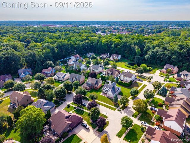 8062 Pickering Place, Westland, MI 48185