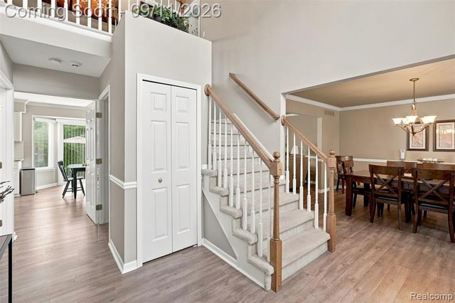 8062 Pickering Place, Westland, MI 48185