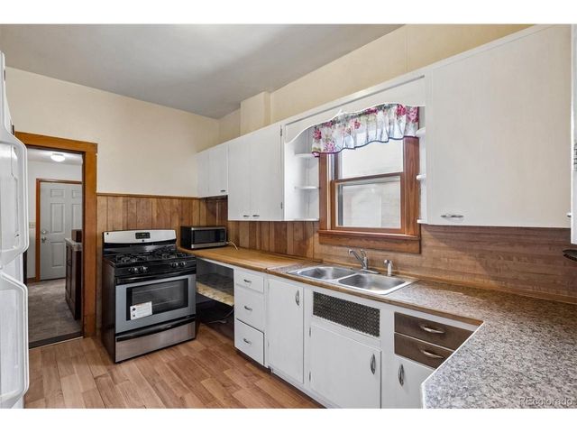 1106 Cheyenne St, Golden, CO 80401