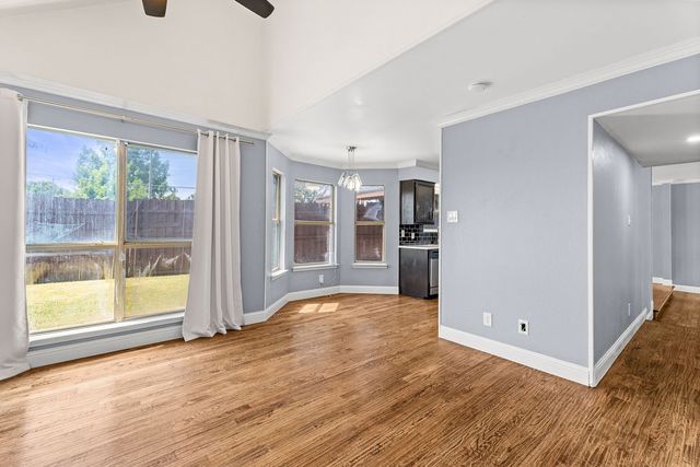622 Mission Hills Drive, Arlington, TX 76018