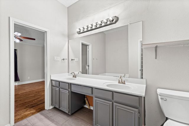 622 Mission Hills Drive, Arlington, TX 76018