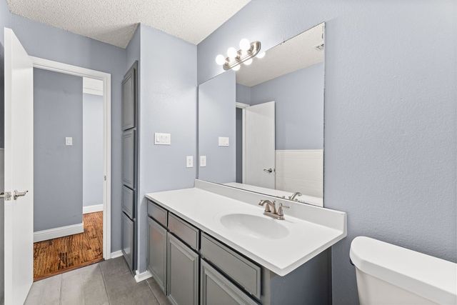 622 Mission Hills Drive, Arlington, TX 76018