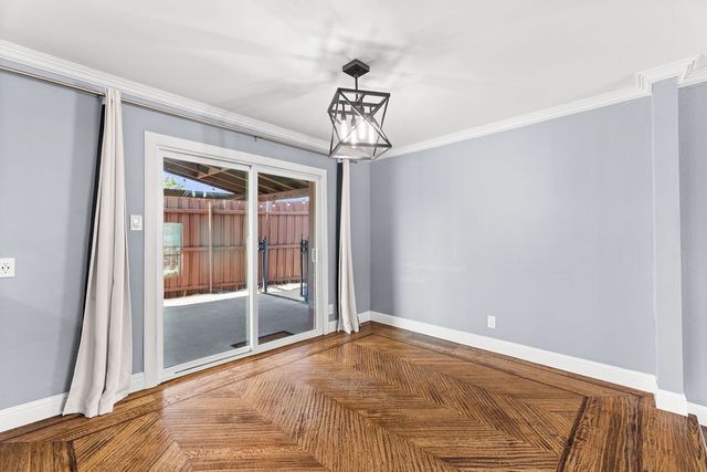 622 Mission Hills Drive, Arlington, TX 76018