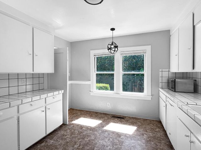 811 Highland Avenue, San Mateo, CA 94401