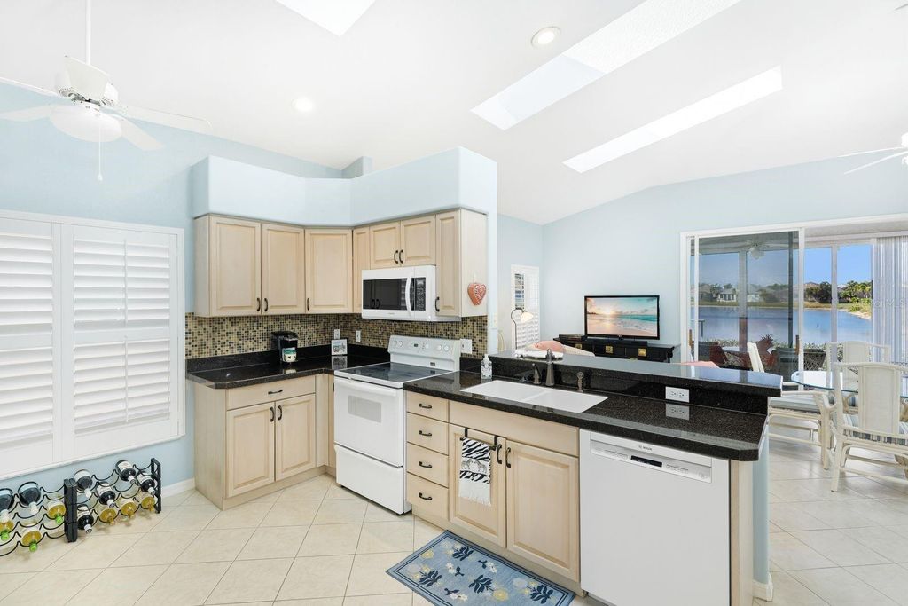 Image 13 of property listing at 106 MAGNOLIA WAY, Bradenton, FL 34209