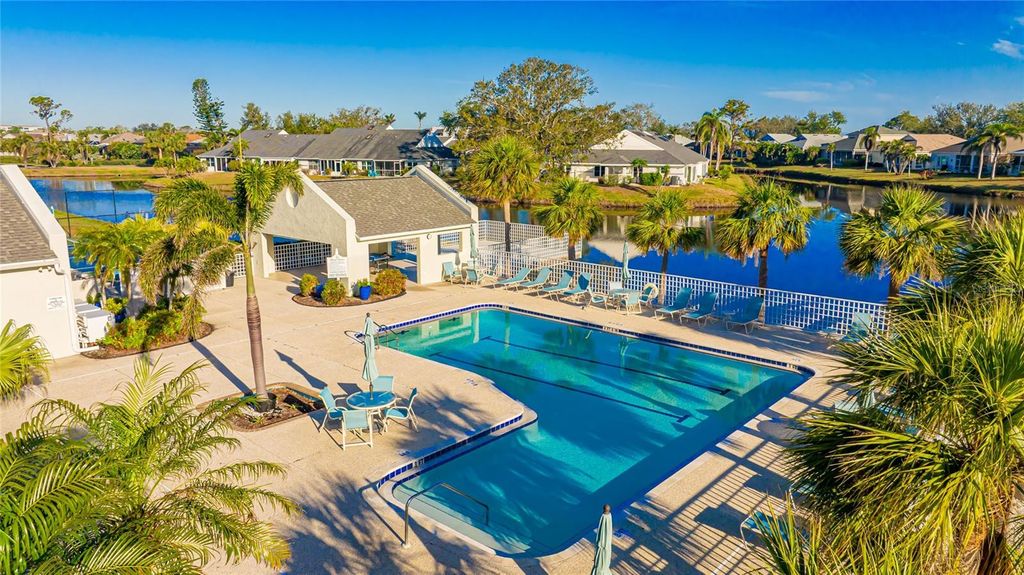 Image 4 of property listing at 106 MAGNOLIA WAY, Bradenton, FL 34209