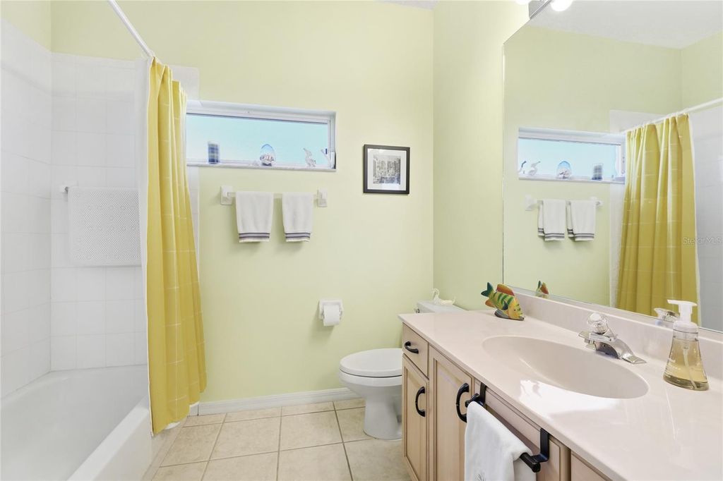 Image 32 of property listing at 106 MAGNOLIA WAY, Bradenton, FL 34209
