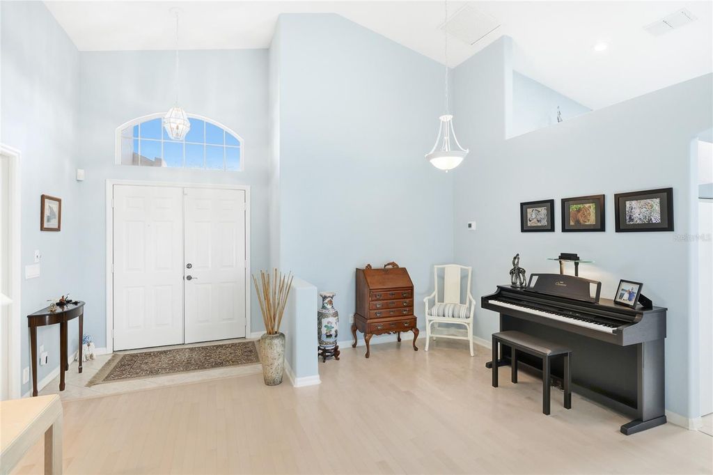 Image 9 of property listing at 106 MAGNOLIA WAY, Bradenton, FL 34209