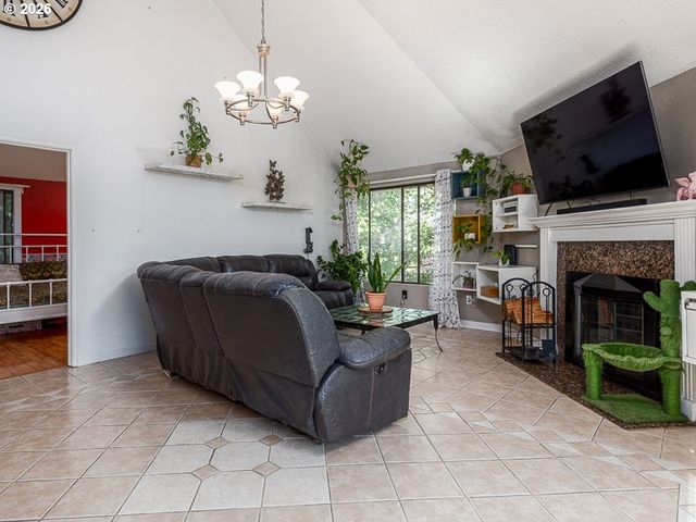 11896 Se KEHRLI Dr, Milwaukie, OR 97222