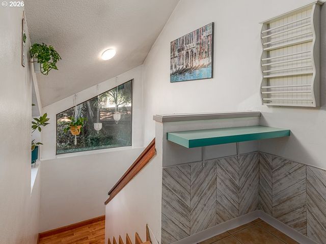 11896 Se KEHRLI Dr, Milwaukie, OR 97222