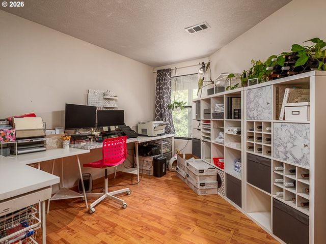 11896 Se KEHRLI Dr, Milwaukie, OR 97222