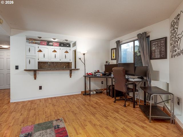 11896 Se KEHRLI Dr, Milwaukie, OR 97222