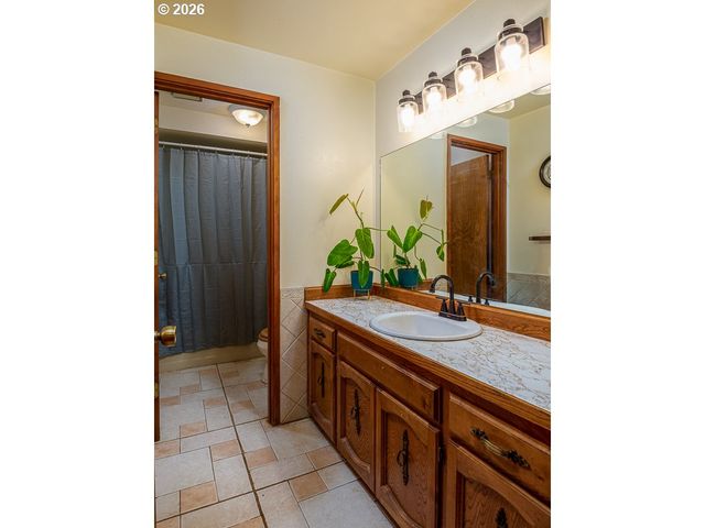 11896 Se KEHRLI Dr, Milwaukie, OR 97222