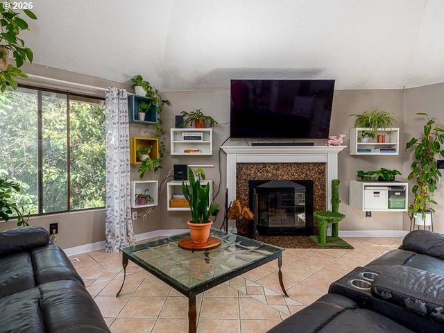 11896 Se KEHRLI Dr, Milwaukie, OR 97222