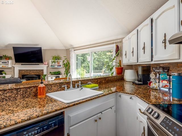 11896 Se KEHRLI Dr, Milwaukie, OR 97222