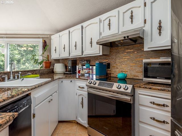 11896 Se KEHRLI Dr, Milwaukie, OR 97222