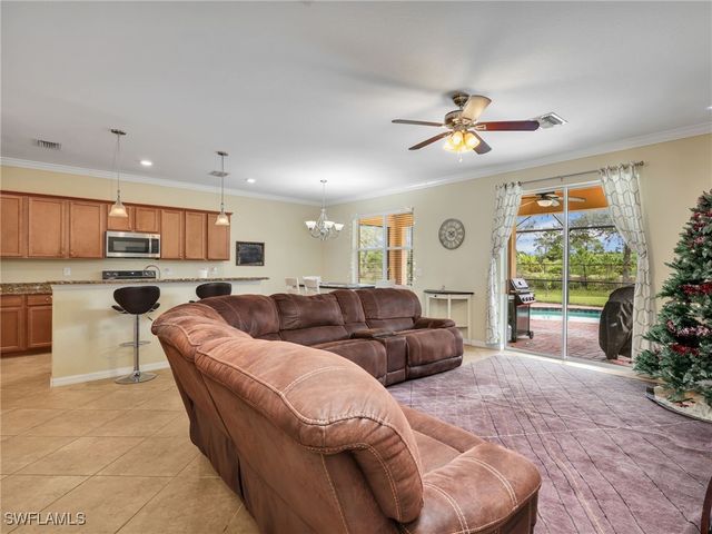 2374 Heydon CIR E, Naples, FL 34120