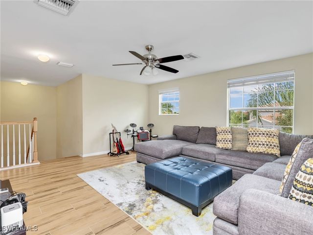 2374 Heydon CIR E, Naples, FL 34120