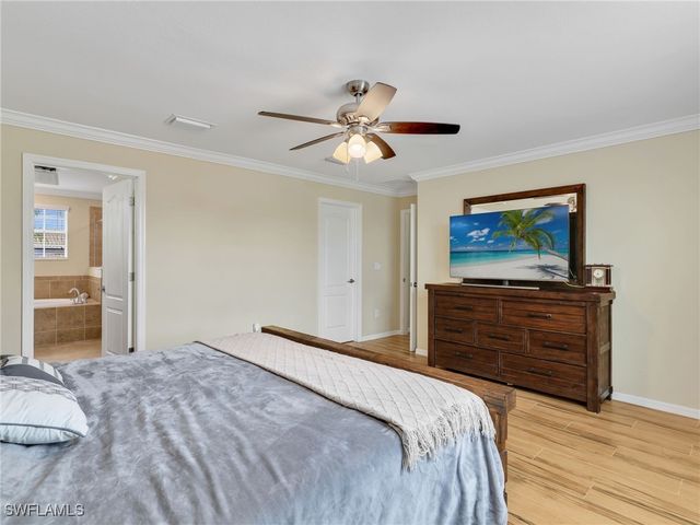 2374 Heydon CIR E, Naples, FL 34120