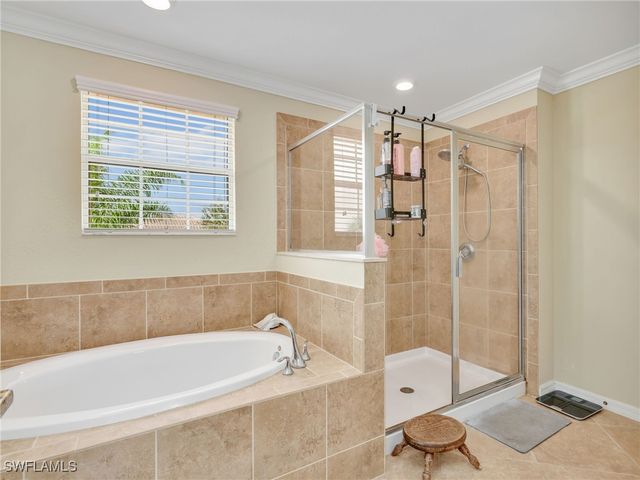 2374 Heydon CIR E, Naples, FL 34120