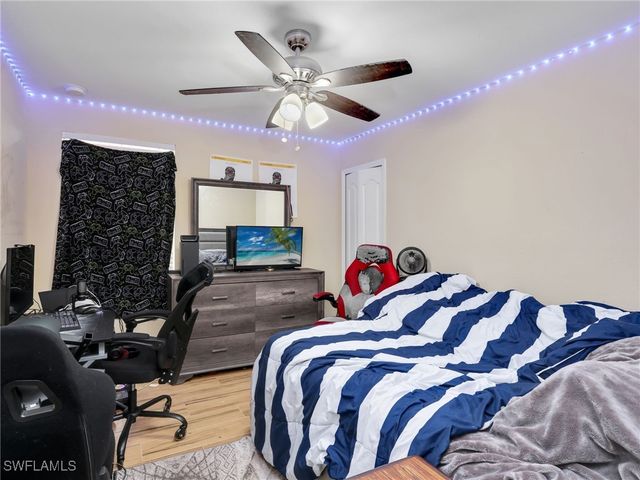 2374 Heydon CIR E, Naples, FL 34120