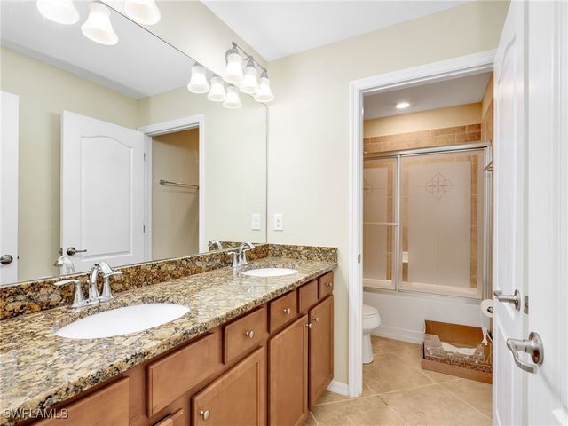 2374 Heydon CIR E, Naples, FL 34120