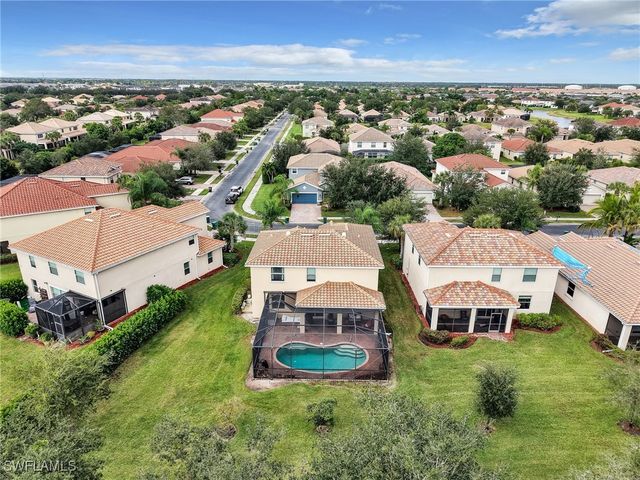 2374 Heydon CIR E, Naples, FL 34120