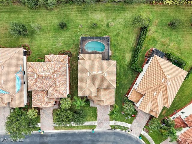 2374 Heydon CIR E, Naples, FL 34120